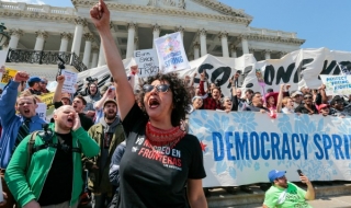 Полицията в САЩ на лов за протестиращи