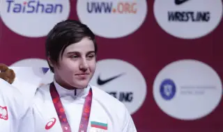 Юлияна Янева триумфира със злато в Тирана 