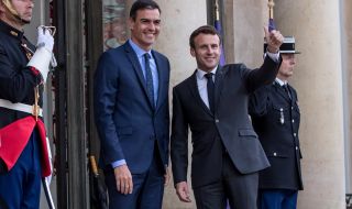 Франция и Испания с важен договор