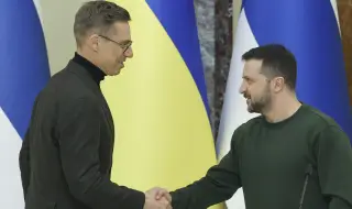 Zelensky discusses defense support, just peace with Finnish president 