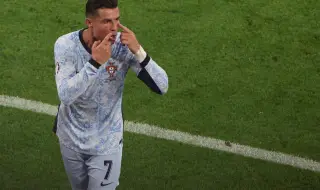 Кристиано Роналдо едва избегна да бъде ударен от фен след мача с Грузия - ВИДЕО