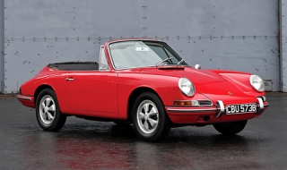 Първото открито Porsche 911 отива на търг