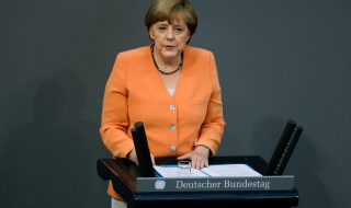 Оланд и Меркел се срещат днес заради Гърция