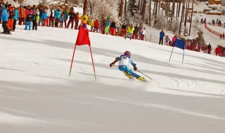 Деца с безплатни карти за ски в Смолян