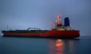 Преминаването на кораби през Ормузкия проток остава силно ограничено