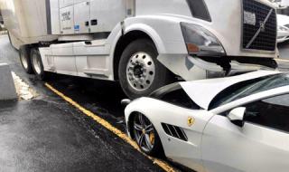 Тираджия сгази "ферарито" на шефа си