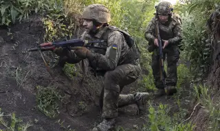 Украинските военни са поразили две петролни рафинерии в Русия