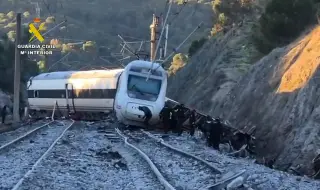 „Съпругът ми видя дете, което беше умряло“: пътници разказват за ужаса в Испания