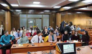 В Русе: Младежкият парламент решава стратегически казуси за развитието на общината