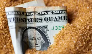 Банкнота в захарница привлича парите