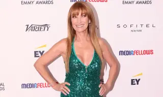 Джейн Сиймор събра колегите си от "Доктор Куин Лечителката" за 75-ия си рожден ден (ВИДЕО)