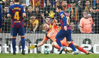 Меси изригна с четири гола за успех на Барселона