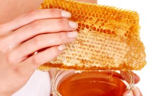 Прекрасните ползи от меда за кожата