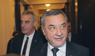 Охраната на Доган струва на държавата колкото 2-3 влака