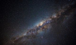Астрономи изчислиха, че масата на Млечния път е два пъти по-малка