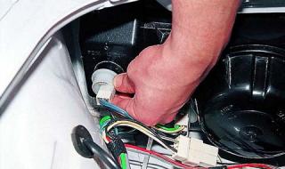 Как да върнем яркостта на фаровете без да пипаме стъклата