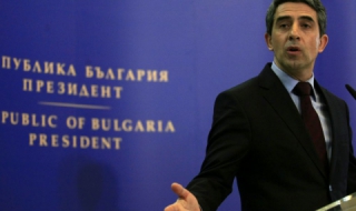Президентът праща на Конституционния съд разпоредби на Закона за Черноморието