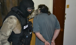 Разбиха печатница за фалшиви пари