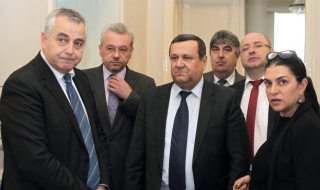 Внесоха първия вот на недоверие към кабинета „Борисов“