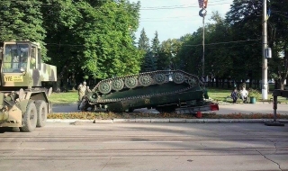 Бойна машина "по гръб" в Украйна