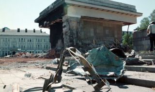 27 август 1999 г.: Мавзолеят на Георги Димитров е разрушен окончателно