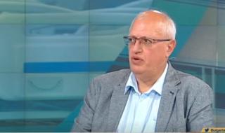 Доц. Спасков: 80% от хората са само носители на вируса