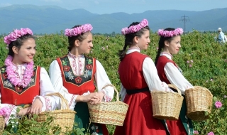 Скок на чуждите туристи в България