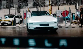 Tesla secures $30 billion in credit lines