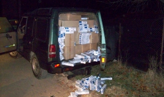 Хванаха Land Rover натъпкан с цигари