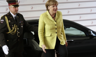 Ангела Меркел: Гърция трябва да свърши още доста работа