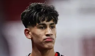 Barcelona and Real Madrid in battle for 15-year-old Manchester United talent