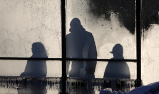 Наказват директор на училище заради сексуално посегателство