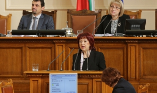 Управляващите жертват реформите заради оцеляването