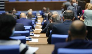 На първо четене: Одобриха изплащането на втора пенсия
