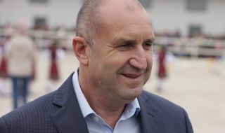 Президентът Румен Радев поздрави българските жени за 8 март