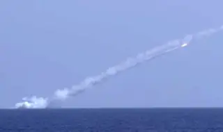 Ракетен удар в Аденския залив! Йеменските хуси атакуваха британски петролен танкер