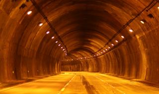 Странен и поразителен феномен бе запечатан на ВИДЕО в тунел