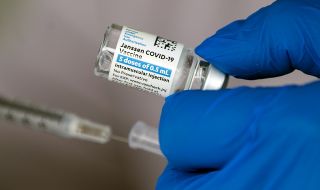 СЗО: Има опасност от недостиг на спринцовки за ваксинации