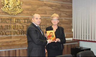 Караджов за АМ "Хемус": Така не се строи дори пристройка на къща