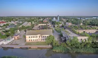 The New York Times: "Женско царство" край Одеса. В град Вилково мъжете се крият от мобилизация, останал е само кметът 