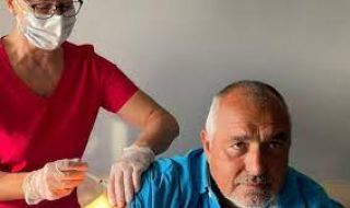 Прокуратурата работи по сигнала на Кацаров срещу Борисов за ваксините