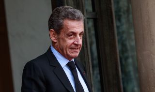Настояват за оправдаването на Никола Саркози