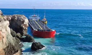 Продаденият на търг кораб "Вера Су" отплава от Варна под ново име - "Сафина"