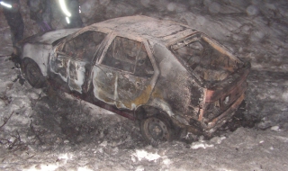 Издирвана кола беше открита опожарена