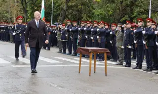 Желязков: Повишаването на доходите във въоръжените сили ще продължи