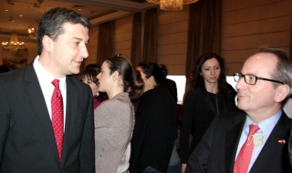 Стойнев: не рекетираме бизнеса