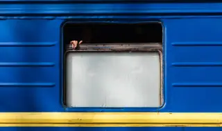Русия удари украинската железопътна мрежа с дронове, има ранен машинист