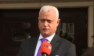 Дечев поискал оставките на всички разследващи случая "Петрохан"?