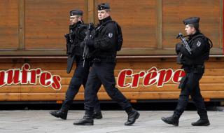 Франция праща още военни по улиците