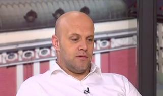 Мъжът, пращал смс-и на Радев: Да разбере Нинова каква лисица е